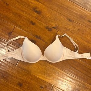 34 DD Victoria’s Secret push up bra